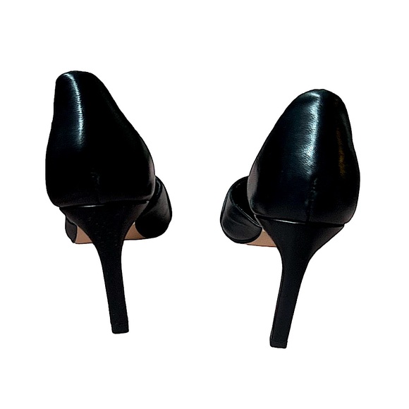 5/25$ ✨LIKE NEW *** Elegant Black Heels - Picture 4 of 5